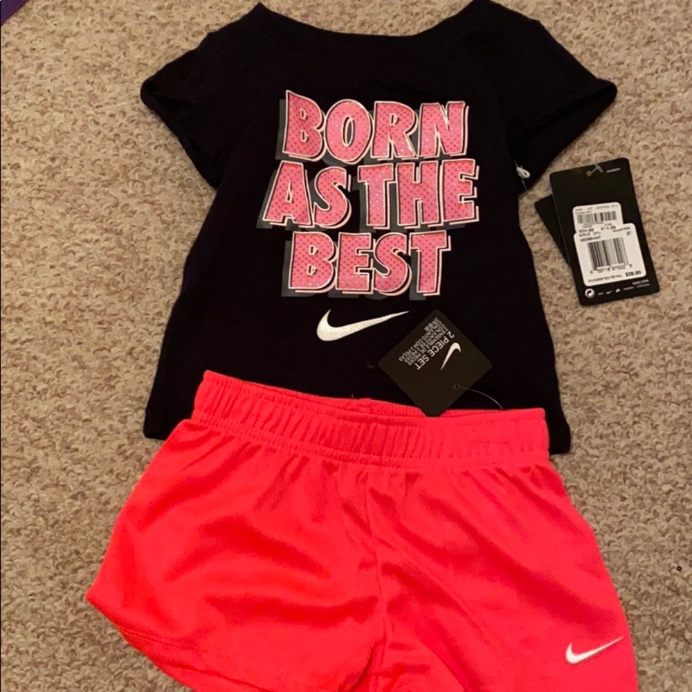 2T Girl’s Nike set- NEW WITH TAGS